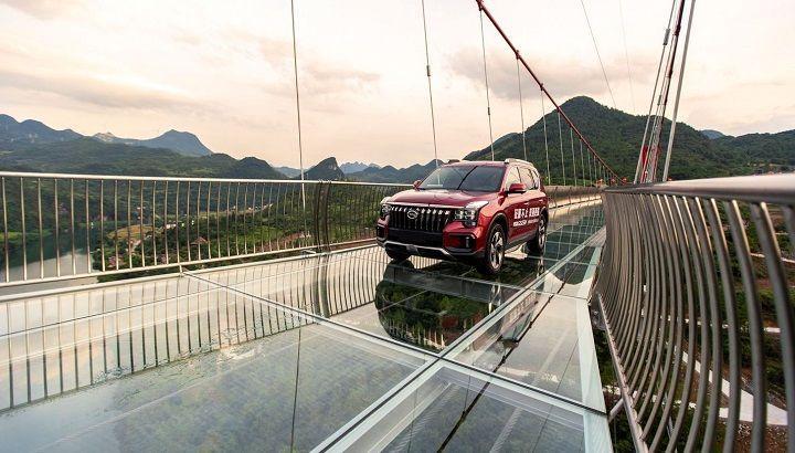 طولانی ترین پل شیشه ای دنیا افتتاح شد، عکس